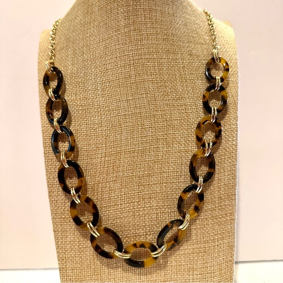 Loft Necklace - Alternating gold tone & faux tortoise links - Picture 3 of 14